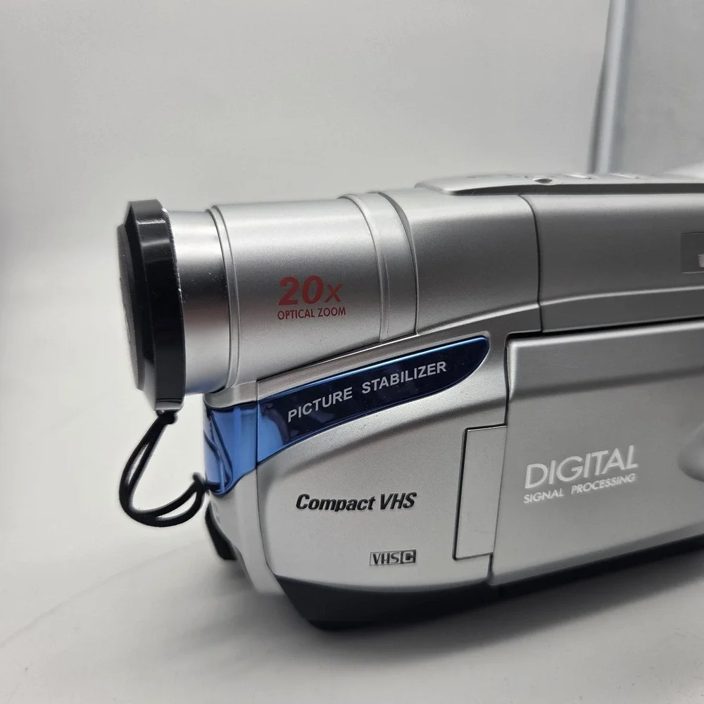 UNTESTED JVC GR-AXM18U Camcorder 2.5